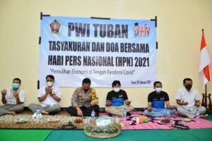 Tasyakuran PWI Tuban untuk peringati HPN 2021. (Foto: Moch Abdurrochim/Tugu Jatim)