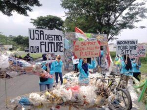 River Warrior Indonesia ingin Amerika Serikat jalankan break free from plastic act!.(Foto: Rangga Aji/Tugu Jatim)