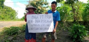 Warga yang menolak peraturan pemerintah soal limbah batu bara tidak berbahaya. (Foto:Istimewa/Tugu Jatim)