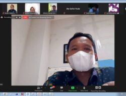 Tangkapan layar sesi diskusi secara daring bertajuk Melawan Infodemik Pandemi Covid-19 yang digelar oleh AJI Bojonegoro, Kamis (8/4/2021). (Foto: Mochamad Abdurrochim)