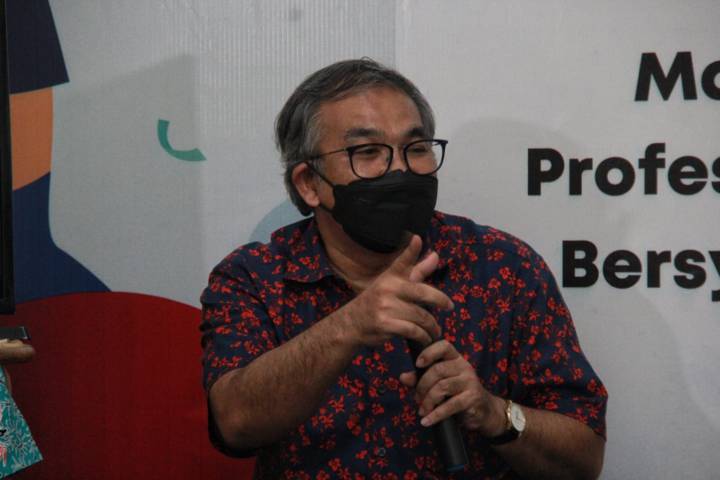Pakar Komunikasi dan Motivator Nasional, Dr Aqua Dwipayana yang turut menjadi narasumber di acara Malang Jurnalis Forum, Kamis (22/4/2021). (Foto: Rubianto/Tugu Malang/Tugu Jatim)