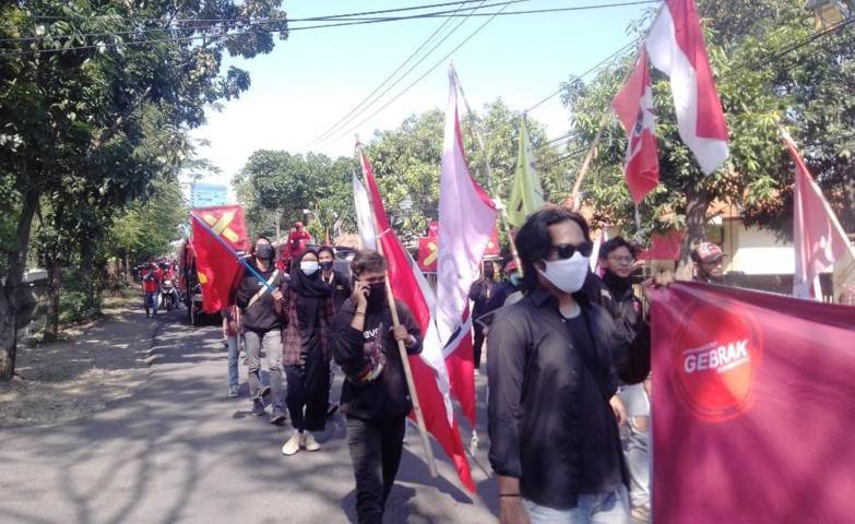 Aksi Hari Buruh Nasional bersama serikat pekerja.(Foto: Rangga Aji/Tugu Jatim)
