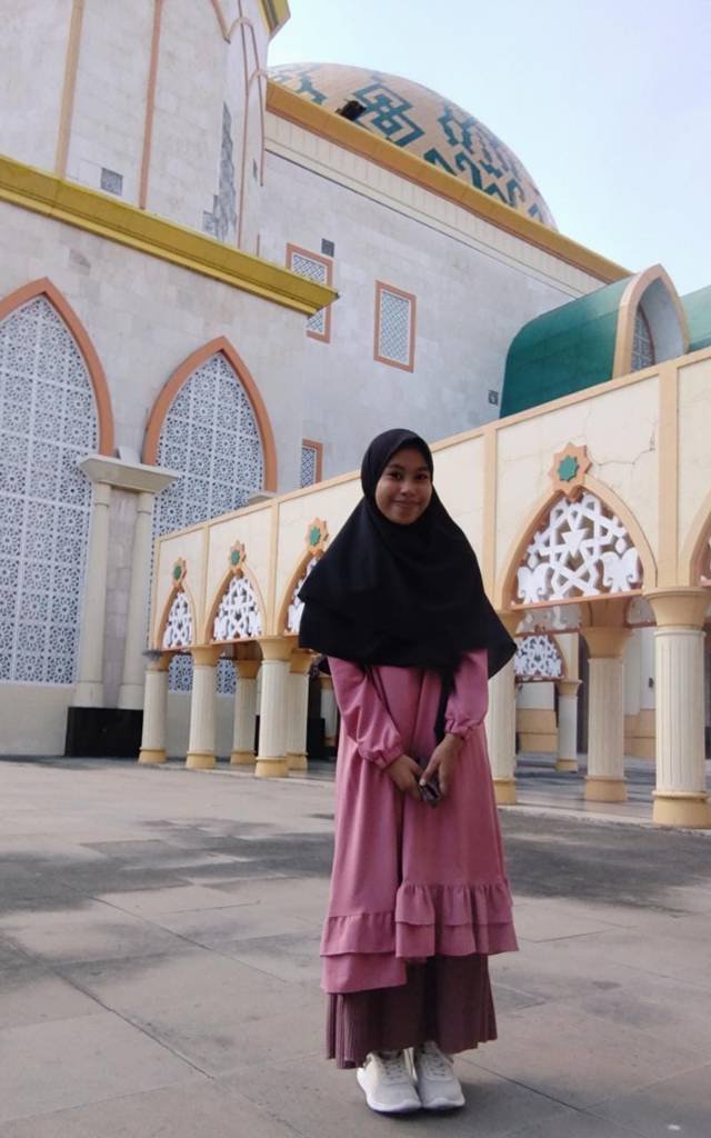 Arniati (18 tahun). Mahasiswi semester IV Jurusan Pendidikan Geografi Fakultas Keguruan dan Ilmu Pendidikan Universitas Muhammadiyah Mataram. (Foto: Dokumen)
