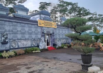 Keren, Pospam Tahun Baru di Malang Dihias Layaknya Candi