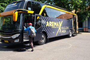 Arema FC Dapat Bonus 3 Bus Dari MS Glow