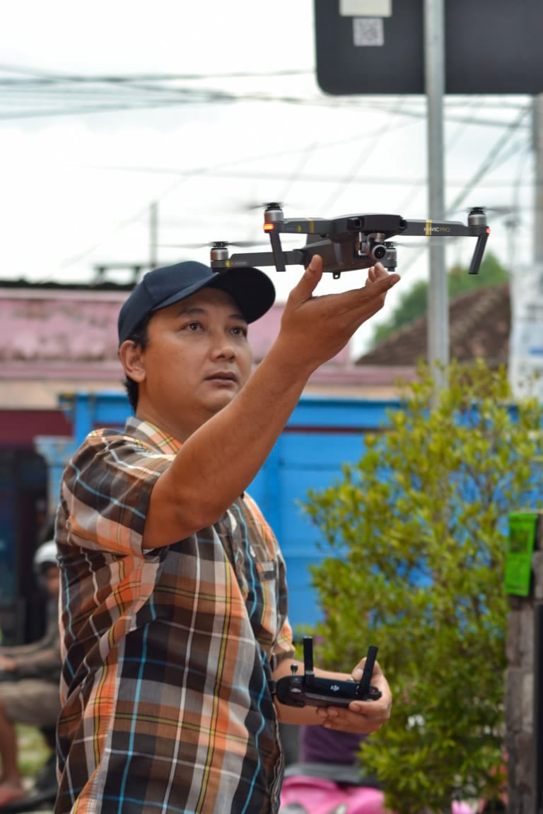 Arya Dega, seorang aktivis drone yang juga penasihat Federasi Drone Indonesia (FDI). (Foto: Arya Dega/Tugu Jatim)