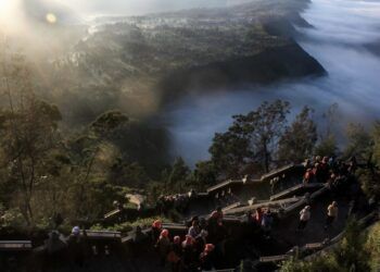 Taman Nasional Bromo Tengger Semeru Tutup