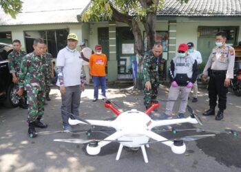 Drone UMM Semprot Kota Pasuruan dengan Disinfektan