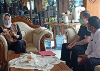 Yayasan Eng An Kiong dan Hawai Group Donasikan 1605 APD di Kota Batu