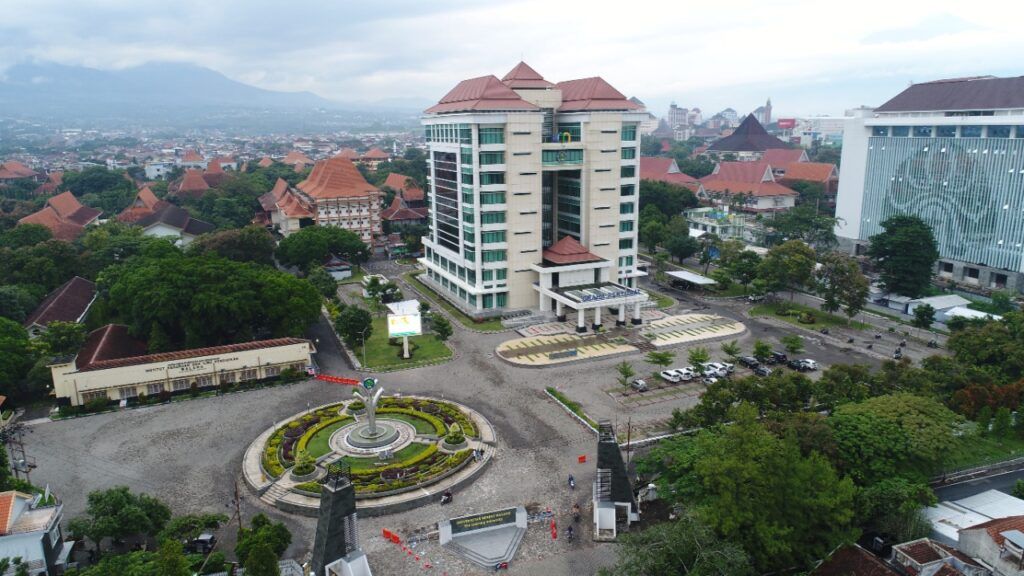 kampus UM kampus terbaik jawa timur