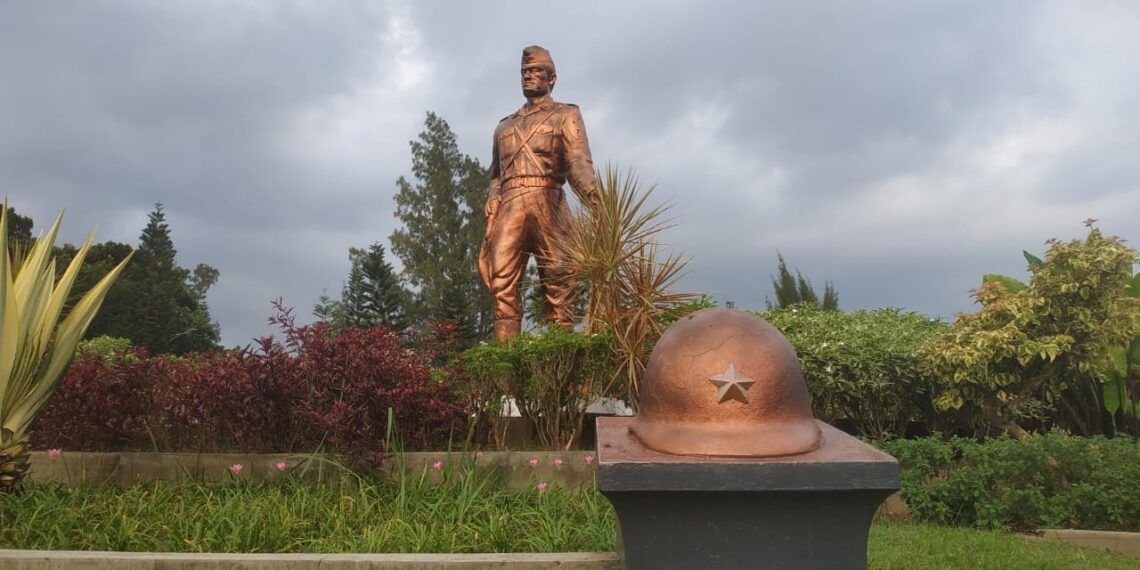 Patung Mayor Hamid Rusdi di Simpang Balapan, Ijen Boulevard Kota Malang. (Foto: Ulul Azmy)