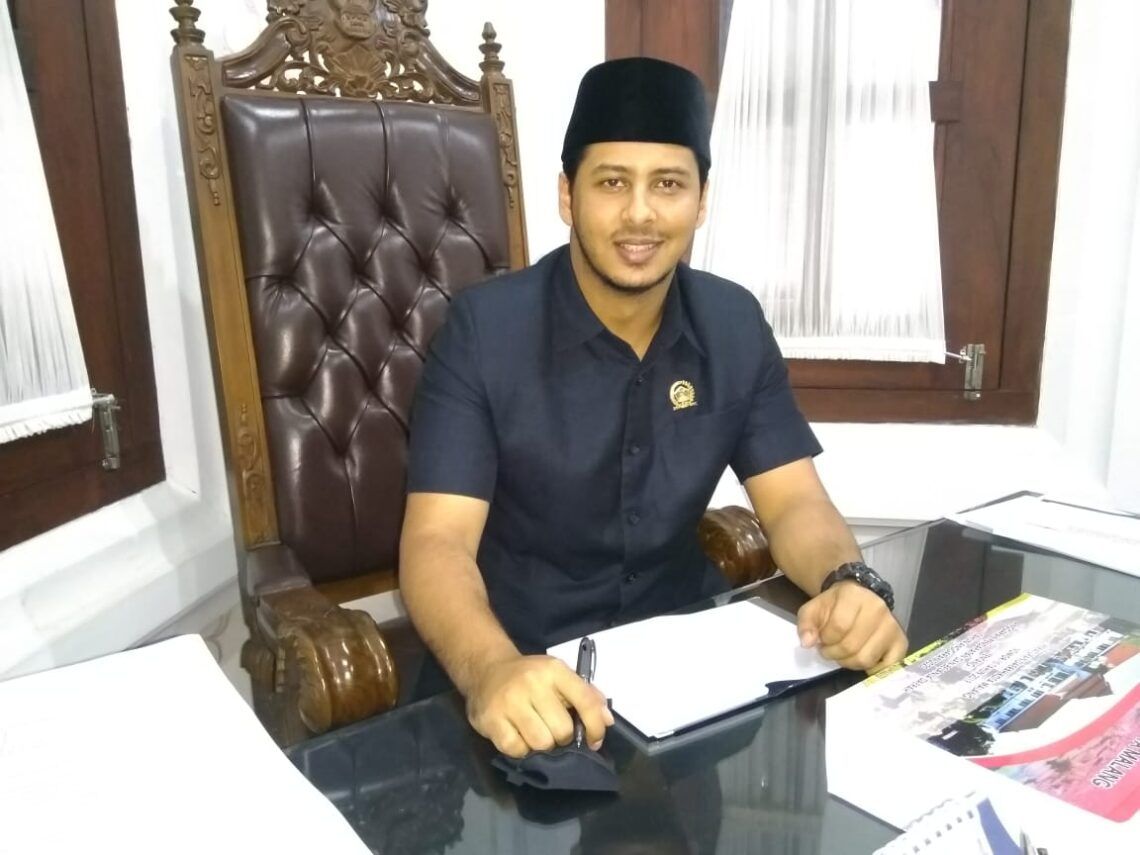 Rimzah, pimpinan DPRD Kota Malang yang dikabarkan sedang dekat dengan artis cantik Yuki Kato.