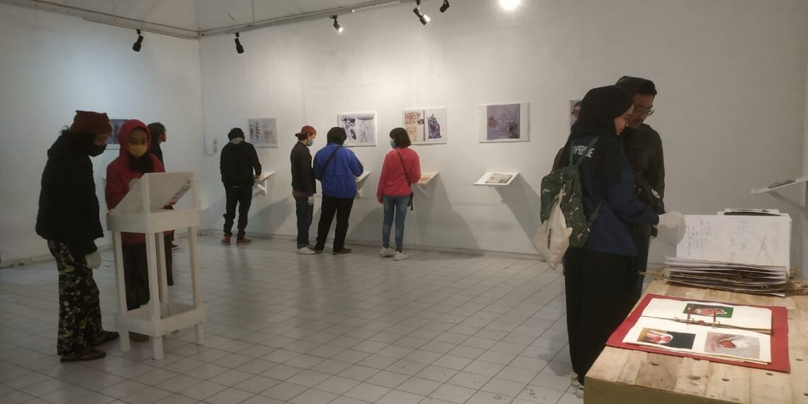 Dewan Kesenian Malang Gelar Pameran Art Journal Super Unik 1 pameran seni