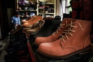 Mengintip Geliat Industri Rumahan Sepatu Kulit ‘Sello Shoe’ di Polehan, Malang