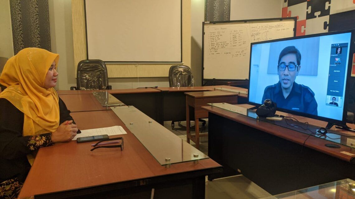 Webinar mengkritisi kebijakan Nadiem Makarim terkait POP yang digelar oleh Unira, Malang, Sabtu (8/8/2020). (Foto: Dokumen)