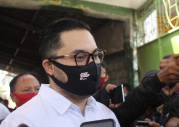 Dhito Pakai Sepatu Mantan Ketua MPR Almarhum Taufik Kiemas
