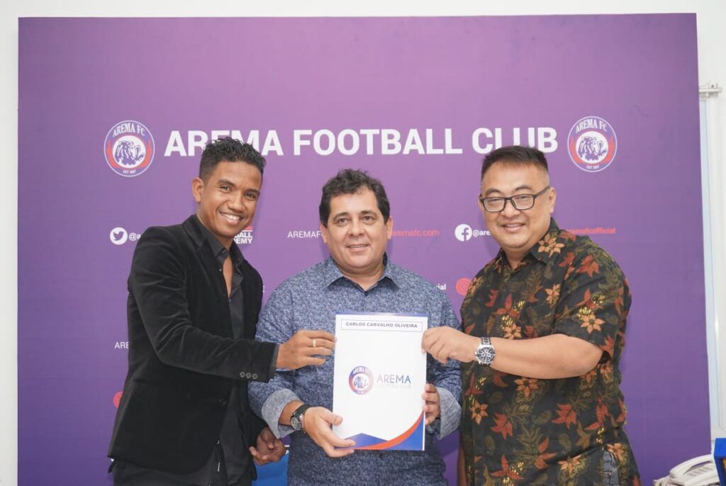 pelatih arema carlos oliviera