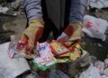 pencemaran mikroplastik di sungai brantas limbah rumah tangga