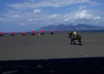 pantai boom, marina boom beach banyuwangi