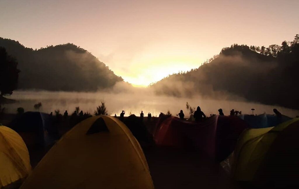 Suasana pendakian di Gunung Semeru tahun 2019 lalu.