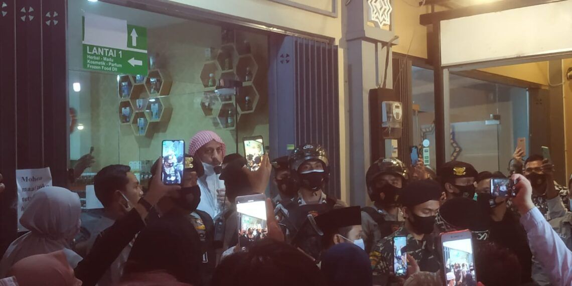 Pesan Syekh Ali Jaber untuk Warga Malang: Jangan Terprovokasi Isu Negatif 1 syekh ali jaber