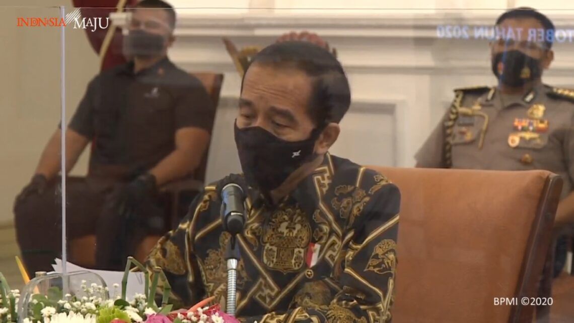 Jokowi ratas antisipasi corona libur panjang akhir Oktober dan membahas harga vaksin corona.
