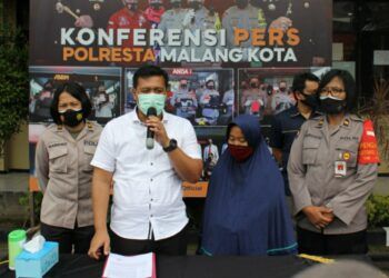 FA (24) pelaku anak yang menganiaya ibunya sendiri setelah viral di media massa ditangkap polisi