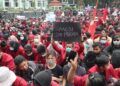 demonstran dalam demo di malang aliansi malang melawan