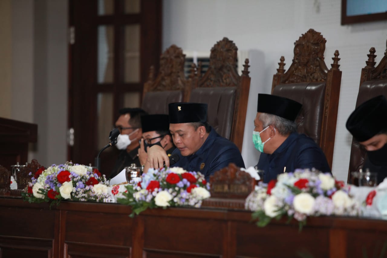 Rapat Paripuran di gedung DPRD Kota Malang, Senin (26/10)
