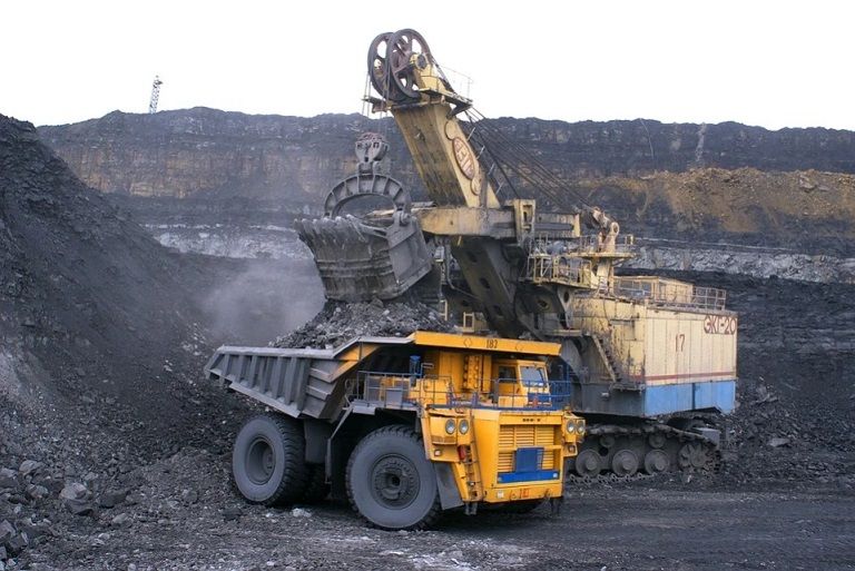Ilustrasi industri batu bara yang harus diolah untuk tingkatkan nilai ekspor