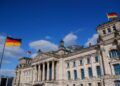 bendera negara jerman dan gedung pindah kewarganegaraan