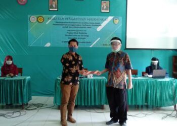 Kegiatan pelatihan metode statistika gur matematika di Kediri.