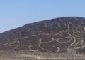 Gambar kucing raksasa di gurun pasir Nazca, Peru.
