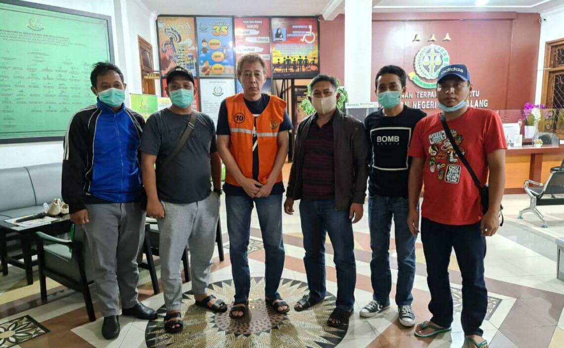 Penyalur TKI Ilegal Asal Jawa Tengah Akhirnya Tertangkap di Malang 1 Tim Intelijen Kejari Kota Malang menangkap DPO terpidana penyalur TKI ilegal.