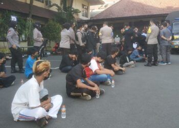 polisi dalami 3 pelajar vandal di demo omnibus law