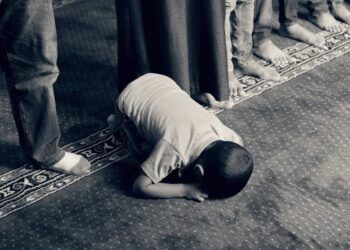 Salat merupakan salah satu ritual yang dilakukan saat Rebo Wekasan. (Foto: Pixabay)