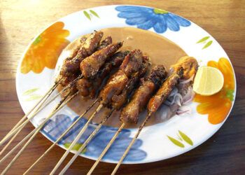 kuliner khas jawa timur sate madura