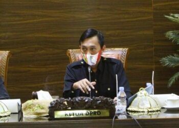 Wakil Ketua DPRD Nganjuk Raditya Haria Yuangga mengomentari lelang pengadaan mobil alphard pemkab nganjuk
