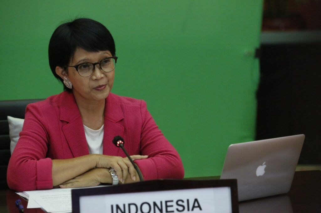 Menteri Luar Negeri RI Retno Marsudi dalam APEC Ministerial Meeting