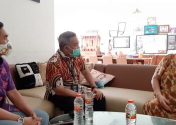 Aqua Dwipayana ketika melakukan kunjungan ke Malang.