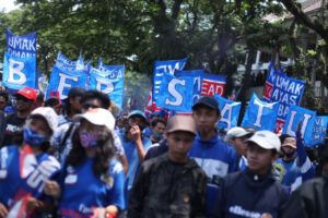 Aremania Unjuk Rasa di Depan Gedung Dewan: Ingin Akhiri Dualisme Arema FC