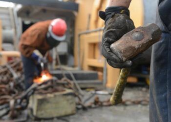 Kenaikan UMP Jawa Timur Tertinggi di Indonesia