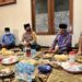 Ketua PWNU Jatim KH Marzuki Mustamar ketika menyambut Kapolda Jatim Irjen Nico Afinta