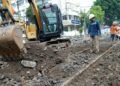 Temuan rel trem di Malang saat proyek pembangunan Kayutangan Heritage. (Foto: AZM)