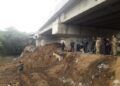 Sidak DPRD Kota Malang ke lokasi ambrolnya tanggul proyek pembangunan Jembatan Kedungkandang, Malang.