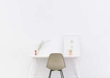 Ruangan minimalis, Orang yang memiliki gaya atau pola hidup minimalis hanya menyiapkan barang-barang esenstial. (Foto: Unsplash)