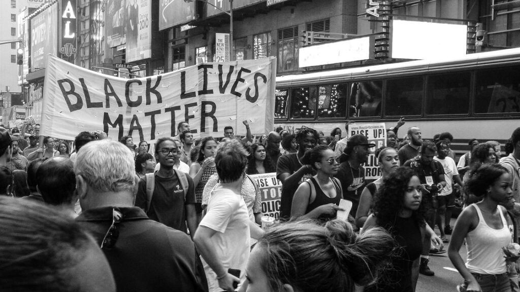 Black Lives Matter. Protes terkait pembunuhan warga kulit hitam oleh polisi berkulit putih. (Foto: Unsplash) kaleidoskop internasional 2020