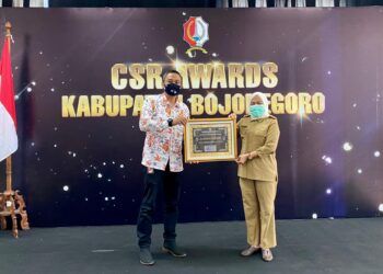 PT Pertamina EP Cepu meraih penghargaan dari Pemkab Bojonegoro terkait program CSR. (Foto: Dokumen)