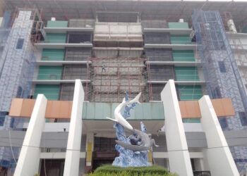 Stadion Gelora Bung Tomo yang tengah direnovasi jelang Piala Dunia U-20 tahun 2021