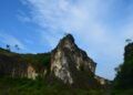 Gunung Kapur Bojonegoro yang tampak bebatuan menjulang. (Foto: Mila Arinda/Tugu Jatim)